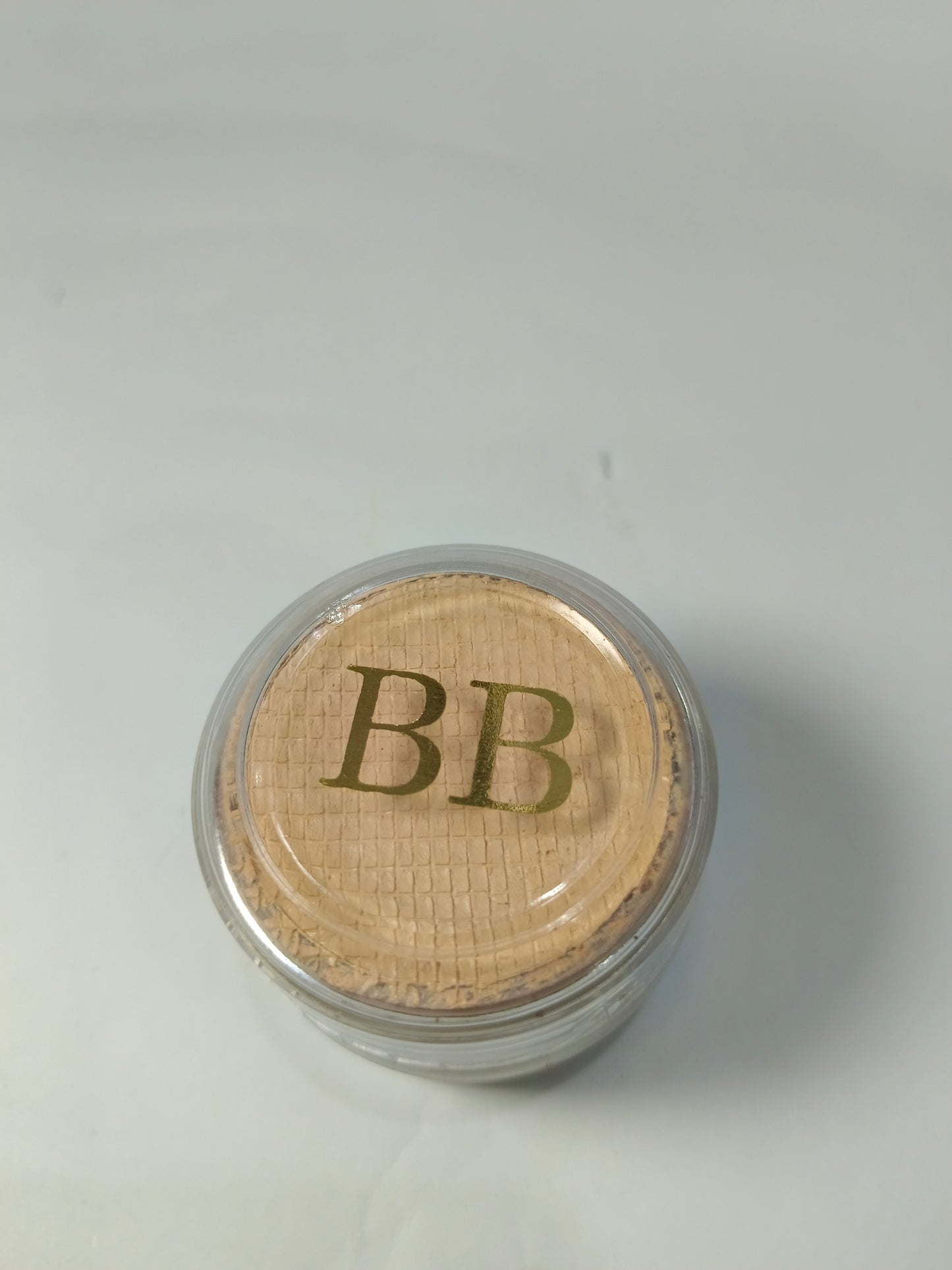 Indian Perlite Base F1 ā Lightweight, Long Lasting & Smooth Makeup Foundation