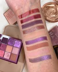 Huda Beauty New Purple Eyeshadow Palette – 18 Highly Pigmented Shades