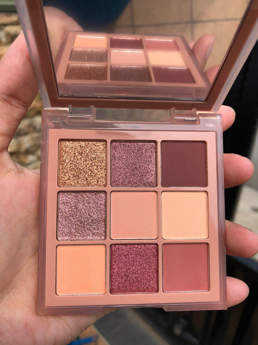 Sand haze Nude Palette Mix – 18 Nude & Neutral Shades for Everyday Glam