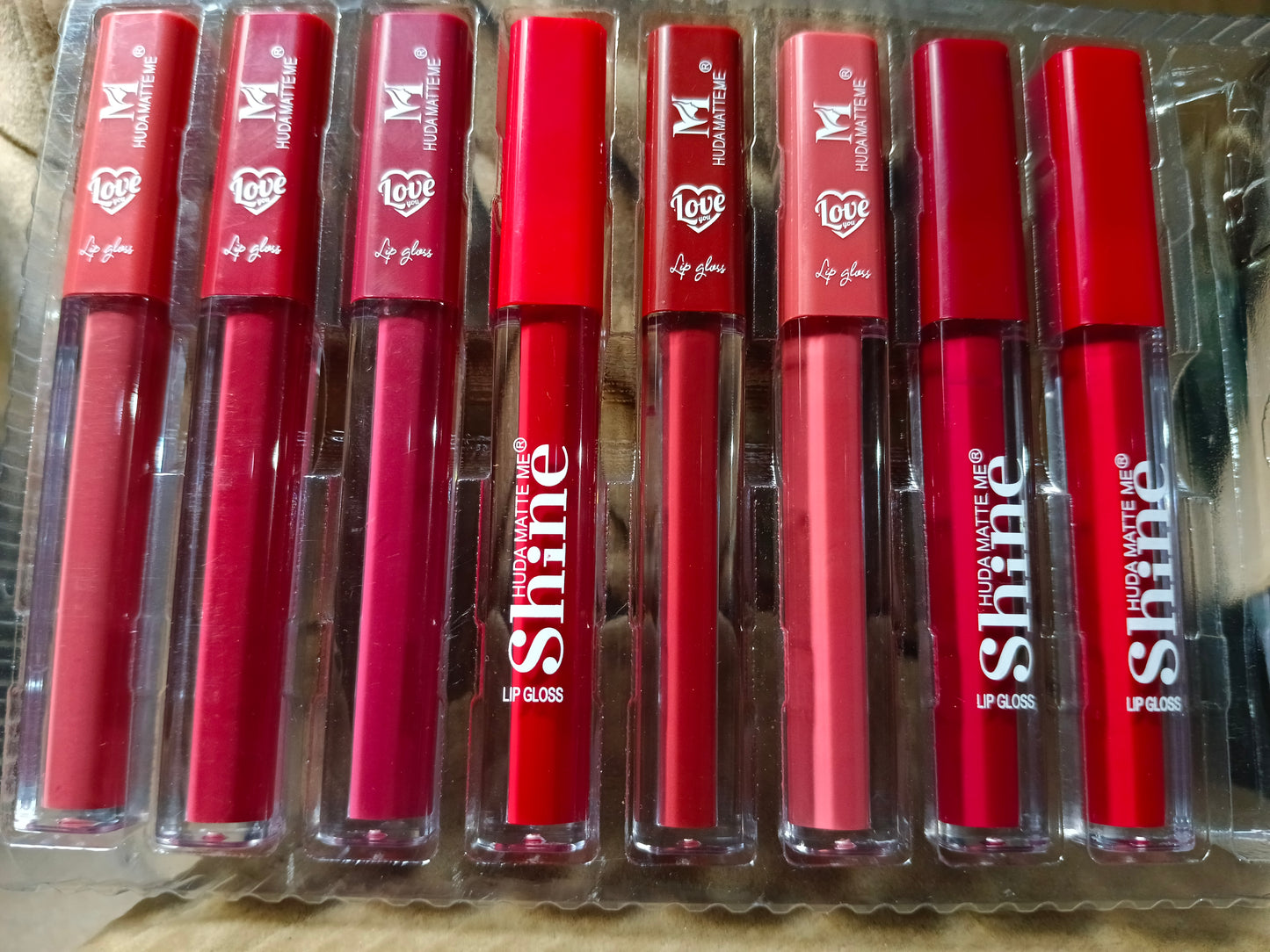 Huda matte me lip gloss